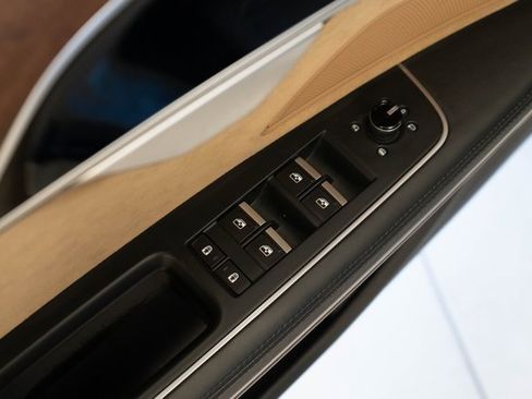 Used 2021 Audi A8 L 4.0T image 18