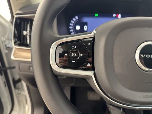 Used 2025 Volvo XC90 B6 Plus AWD/4WD image 10