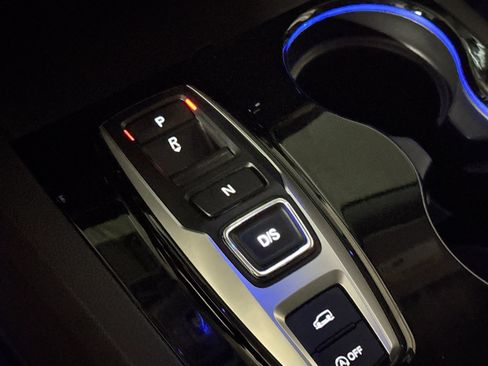 Used 2018 Honda Pilot Touring image 17