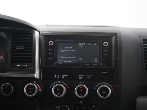 Used 2018 Toyota Sequoia Limited AWD/4WD image 17