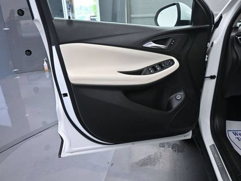 Used 2022 Buick Encore GX Select FWD image 11
