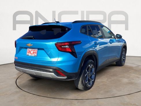 Used 2025 Chevrolet Trax LT w/ Driver Confidence Package image 14