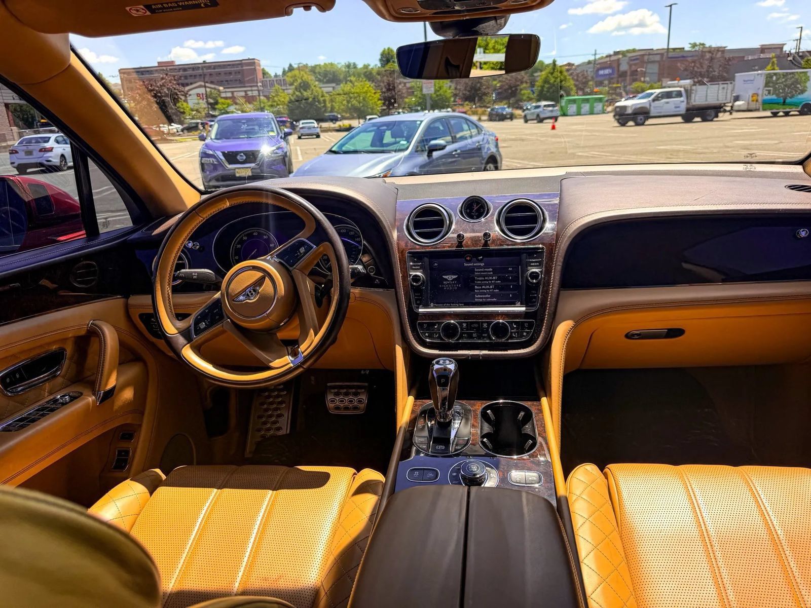 Used 2017 Bentley Bentayga AWD/4WD image 29