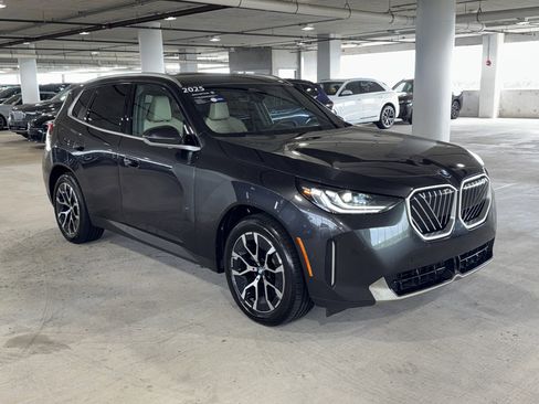 Used 2025 BMW X3 xDrive30i w/ Convenience Package AWD/4WD image 2