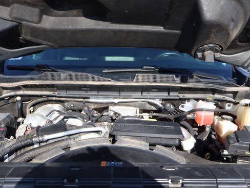 Used 2022 Chevrolet Silverado 2500 High Country w/ Safety Package II image 18