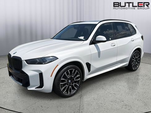 Used 2025 BMW X5 xDrive40i w/ M Sport Package AWD/4WD image 2