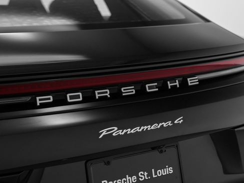 Certified 2025 Porsche Panamera 4 AWD/4WD image 17