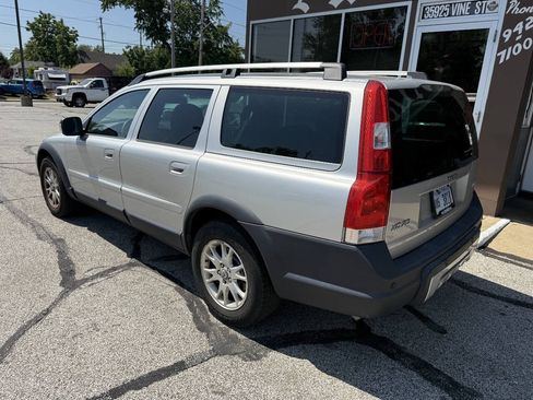 Used 2007 Volvo XC70 AWD/4WD image 7