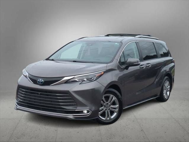 Certified 2024 Toyota Sienna Platinum AWD/4WD image 1