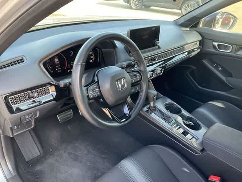 Used 2025 Honda Civic Sport image 10