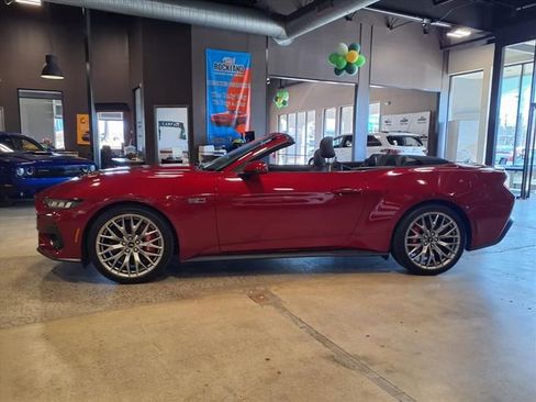 Used 2024 Ford Mustang GT Premium image 4