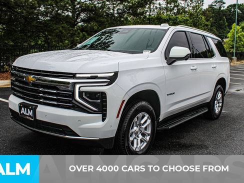 Used 2025 Chevrolet Tahoe LT AWD/4WD image 2