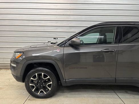 Used 2021 Jeep Compass Trailhawk AWD/4WD image 3