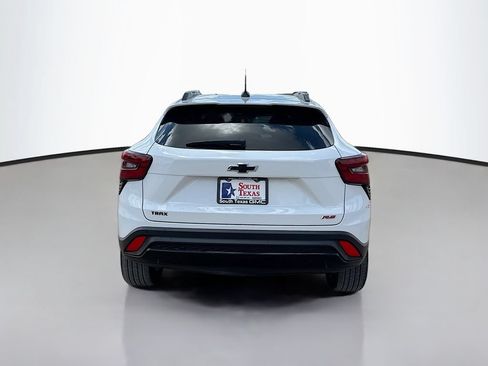 Used 2024 Chevrolet Trax RS w/ Sunroof Package FWD image 6