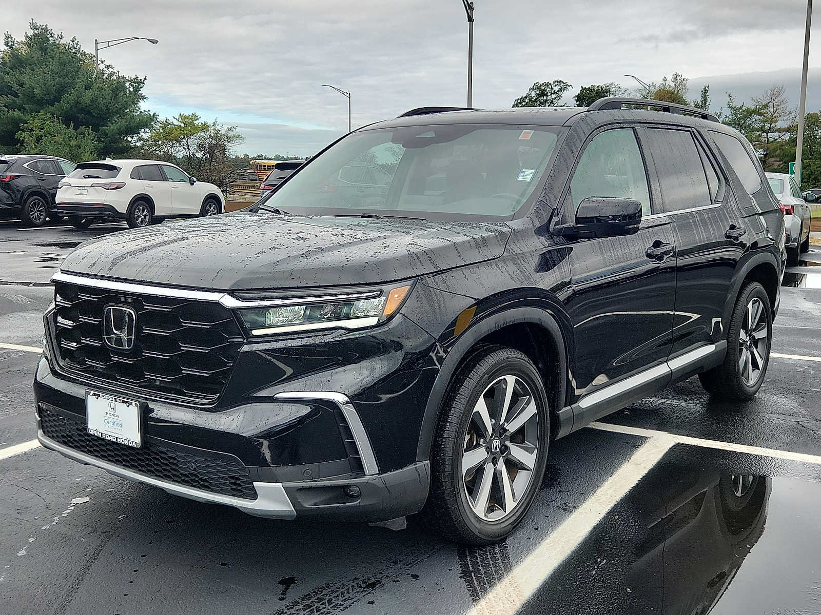 Certified 2023 Honda Pilot Touring image 3