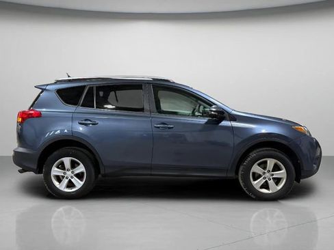 Used 2013 Toyota RAV4 XLE FWD image 4