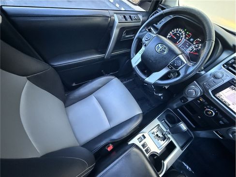 Used 2015 Toyota 4Runner SR5 Premium RWD image 9