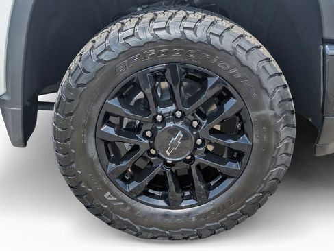 Used 2025 Chevrolet Silverado 2500 LT w/ Trail Boss Package AWD/4WD image 6