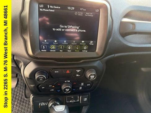 Used 2023 Jeep Renegade Latitude AWD/4WD image 23