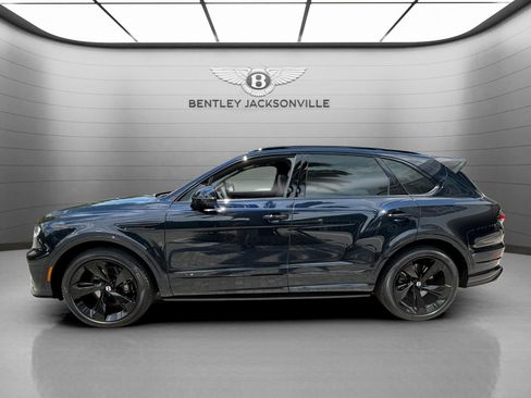 Used 2024 Bentley Bentayga image 16