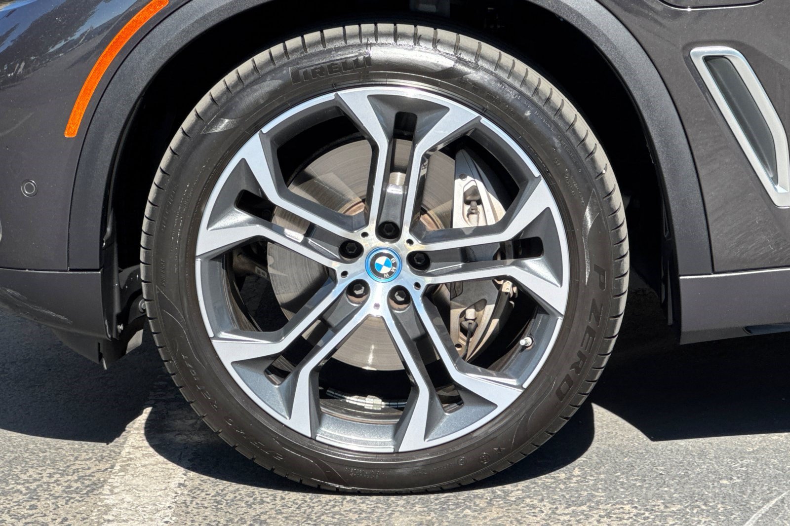 Used 2023 BMW X5 xDrive45e w/ Climate Comfort Package AWD/4WD image 38
