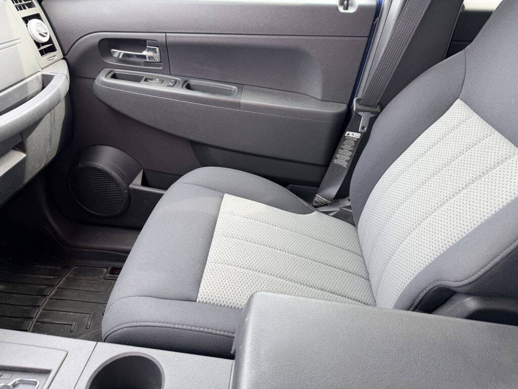 Used 2010 Jeep Liberty Sport w/ Popular Equipment Group AWD/4WD image 12