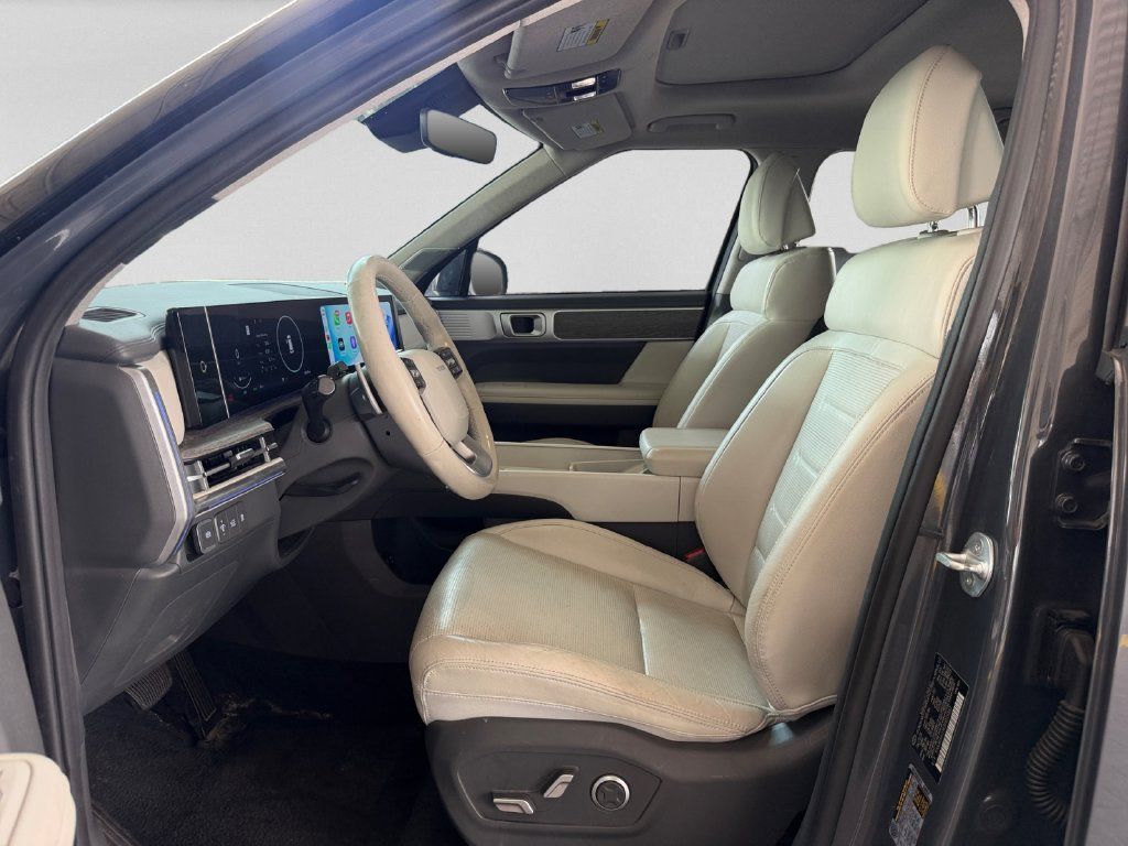 Used 2025 Hyundai Santa Fe Limited FWD image 22