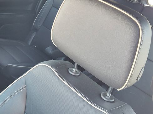 Used 2022 Chevrolet Suburban Premier image 15