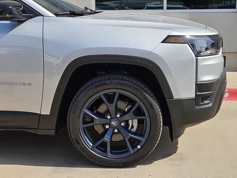 New 2026 Jeep Cherokee Limited AWD/4WD image 6