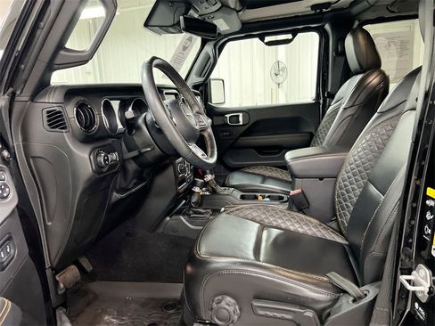 Used 2021 Jeep Gladiator Overland image 19