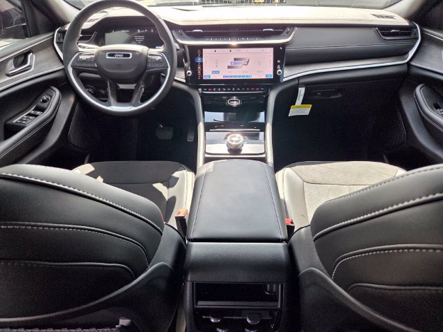 New 2026 Jeep Grand Cherokee Altitude RWD image 14