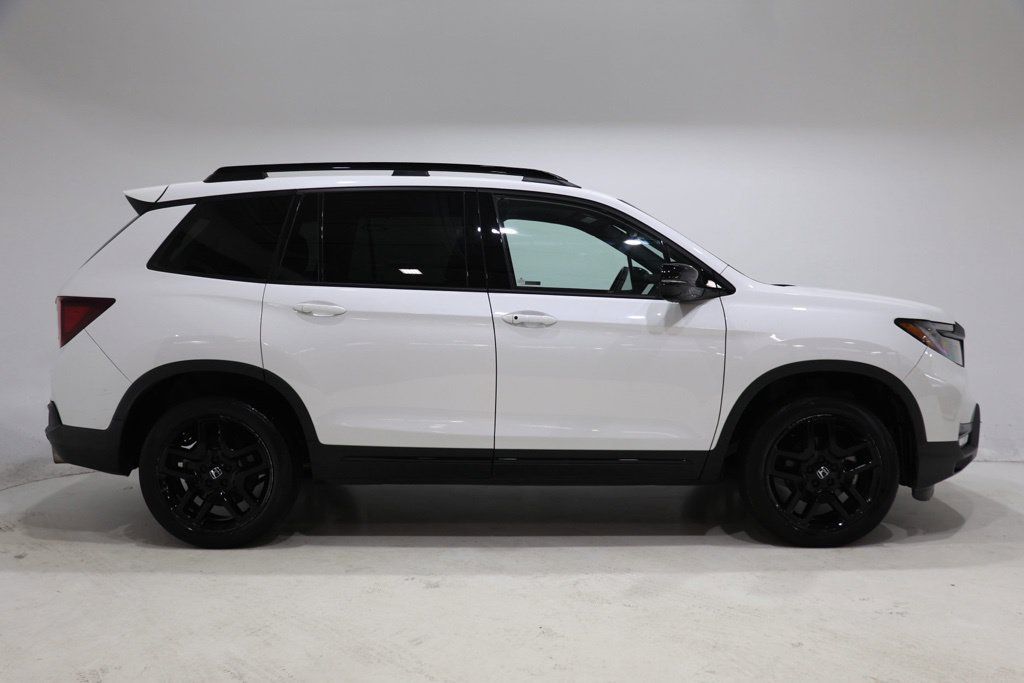 Used 2024 Honda Passport Black Edition image 9