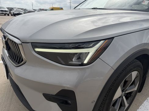 Used 2023 Volvo XC40 B5 Plus w/ Driver Assist Package AWD/4WD image 24