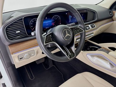 Used 2024 Mercedes-Benz GLE 350 4MATIC image 4