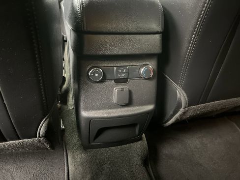 Used 2017 Ford Explorer XLT w/ Equipment Group 202A image 12