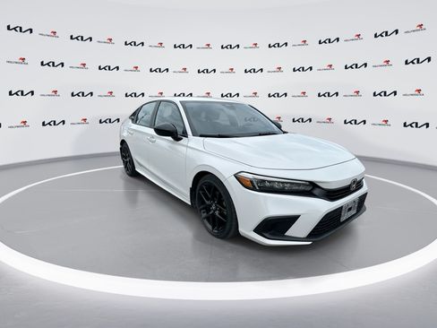 Used 2024 Honda Civic Sport image 2