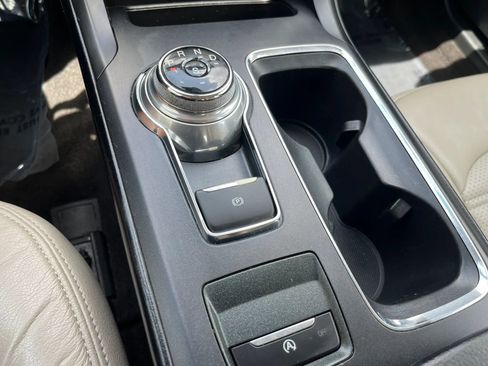 Used 2019 Ford Fusion SE w/ Equipment Group 151A FWD image 23