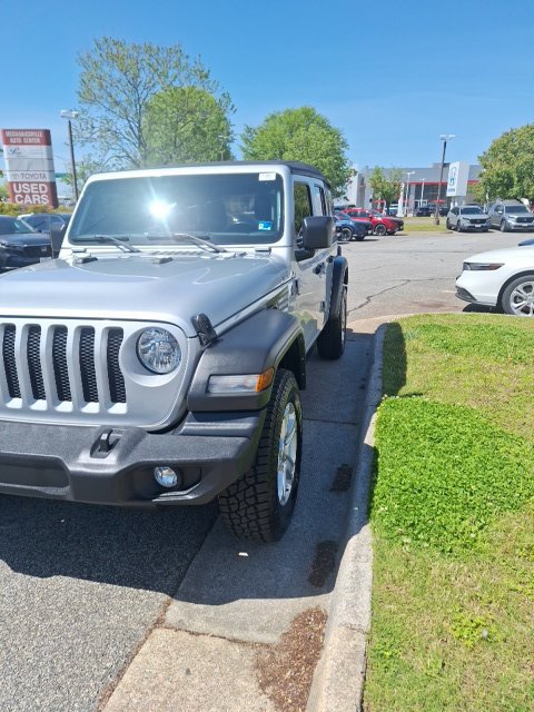 Used 2022 Jeep Wrangler Unlimited Sport AWD/4WD image 12