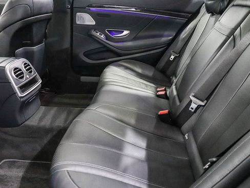 Used 2017 Mercedes-Benz S 550 Sedan image 19