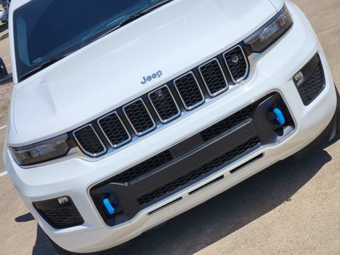 Used 2022 Jeep Grand Cherokee Overland w/ Advanced Protech Group III AWD/4WD image 14