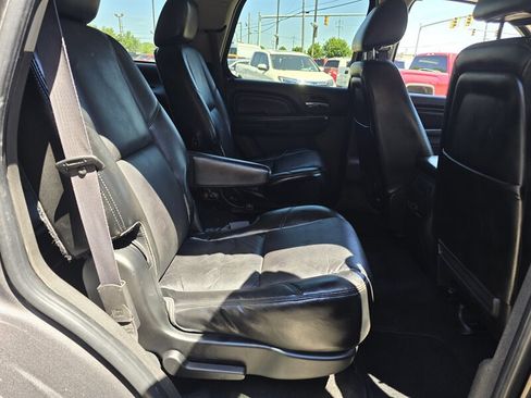 Used 2011 GMC Yukon Denali image 18