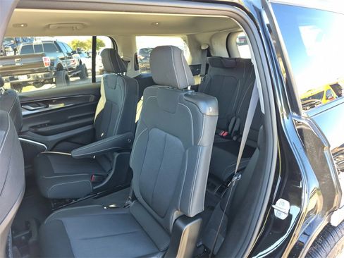 Used 2022 Jeep Grand Cherokee L Laredo w/ Luxury Tech Group I image 61