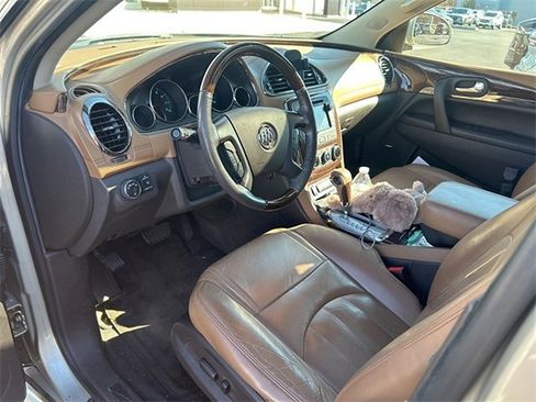 Used 2015 Buick Enclave Leather image 2