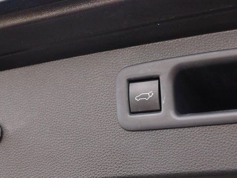 Used 2021 Toyota Highlander Platinum image 8