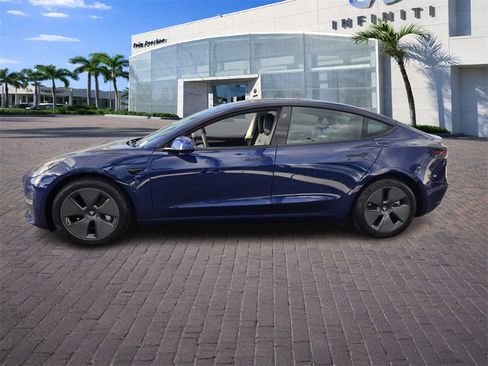 Used 2023 Tesla Model 3 Standard Range image 4