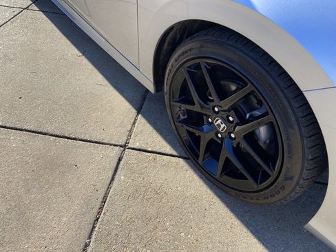 Used 2025 Honda Civic Sport image 31