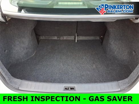 Used 2016 Nissan Sentra S image 29