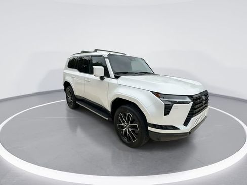Used 2024 Lexus GX 550 w/ Cold Area Package AWD/4WD image 2