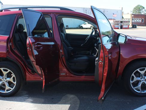 Used 2017 Subaru Forester 2.5i Touring image 13