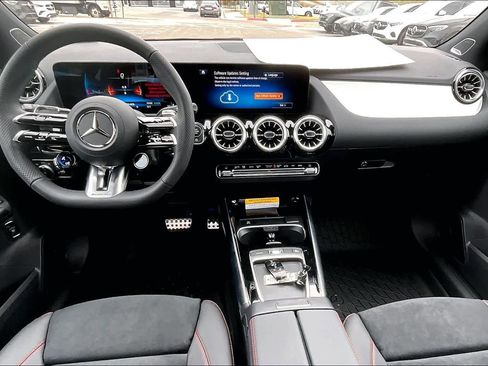 New 2026 Mercedes-Benz GLA 35 AMG 4MATIC image 5